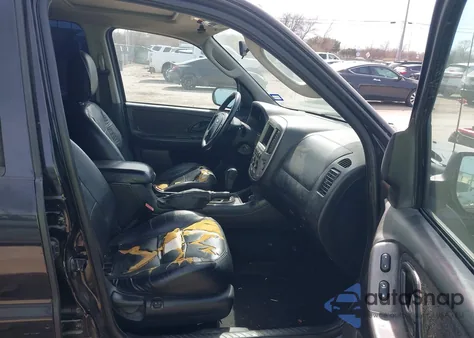 2005 Ford Escape Limited z USA, uszkodzony, nr VIN 1FMCU04125KB02489